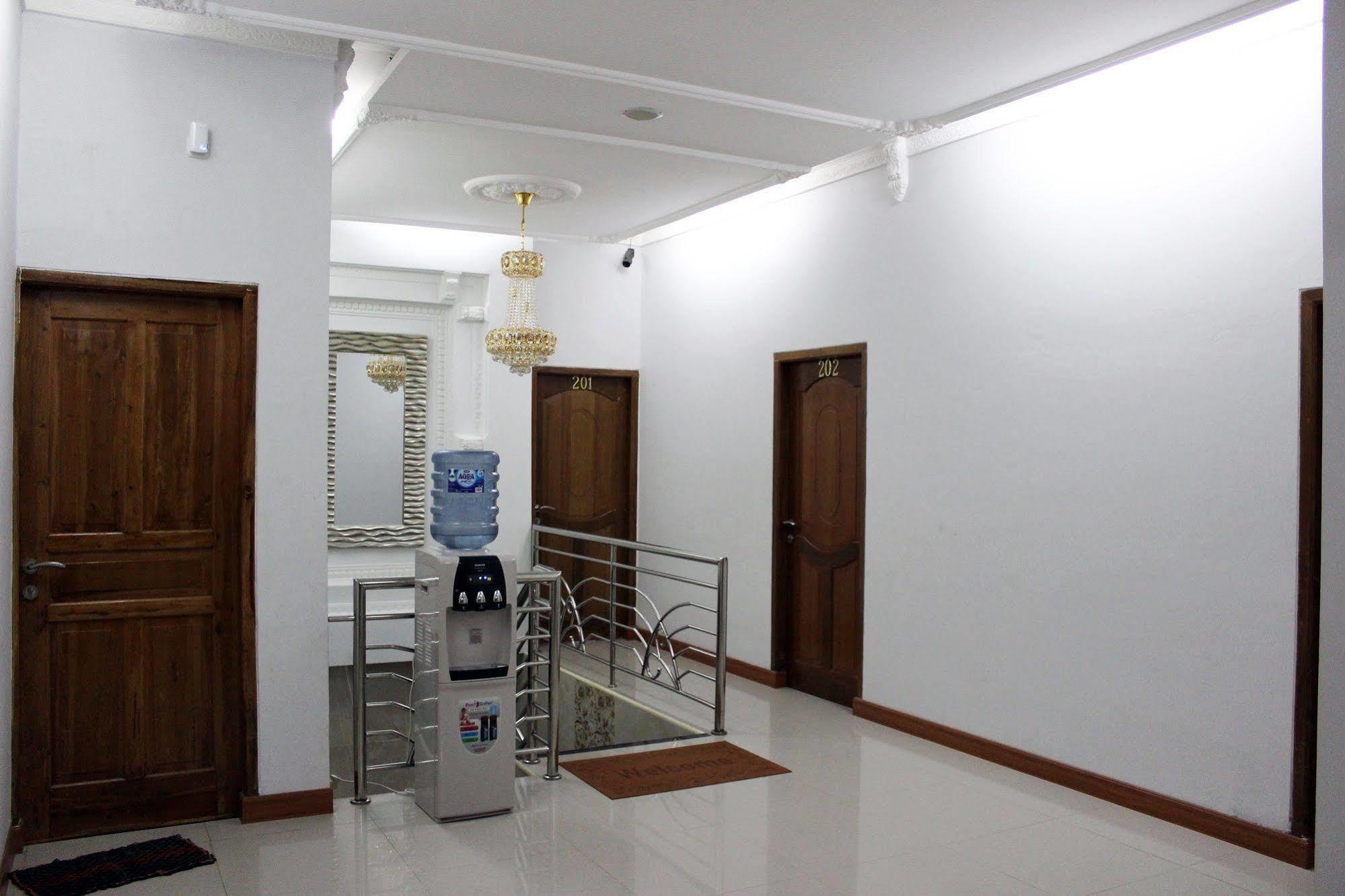 Rene Hotel Yogyakarta Exterior foto